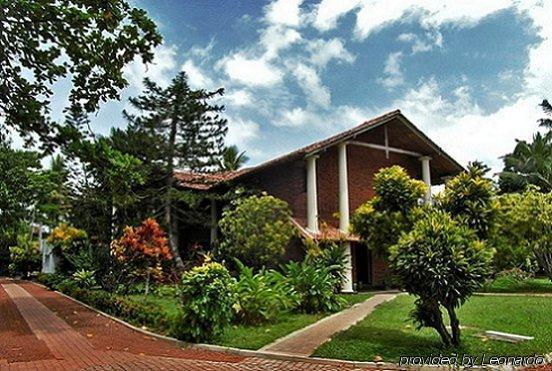 Yoho Rivi Ras Hotel Dehiwala-Mont Lavinia Extérieur photo