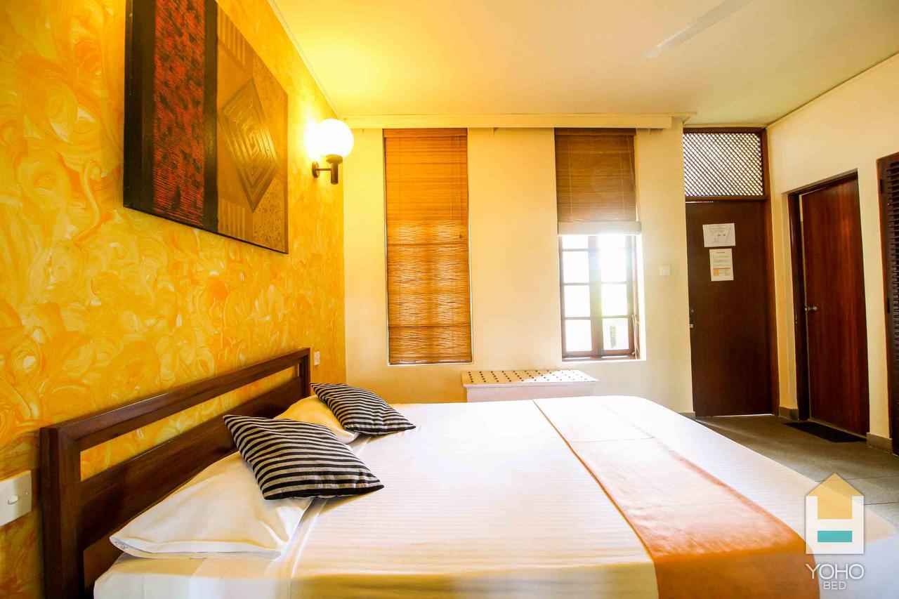 Yoho Rivi Ras Hotel Dehiwala-Mont Lavinia Extérieur photo
