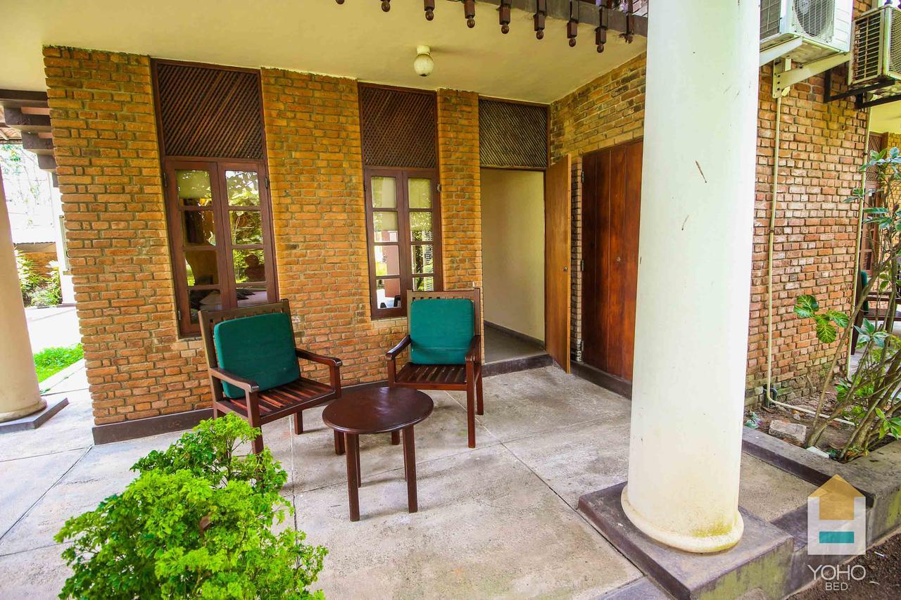 Yoho Rivi Ras Hotel Dehiwala-Mont Lavinia Extérieur photo