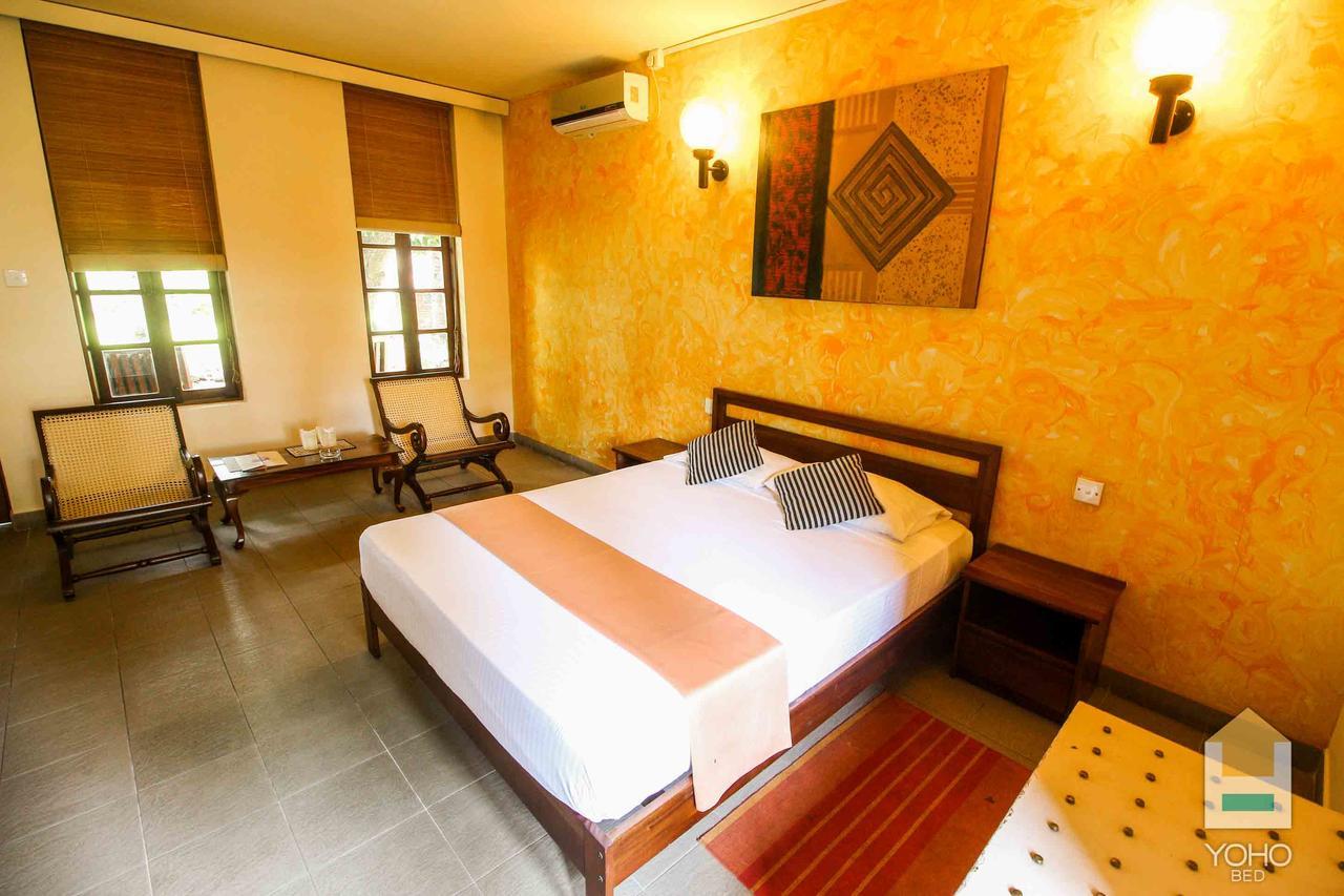 Yoho Rivi Ras Hotel Dehiwala-Mont Lavinia Extérieur photo