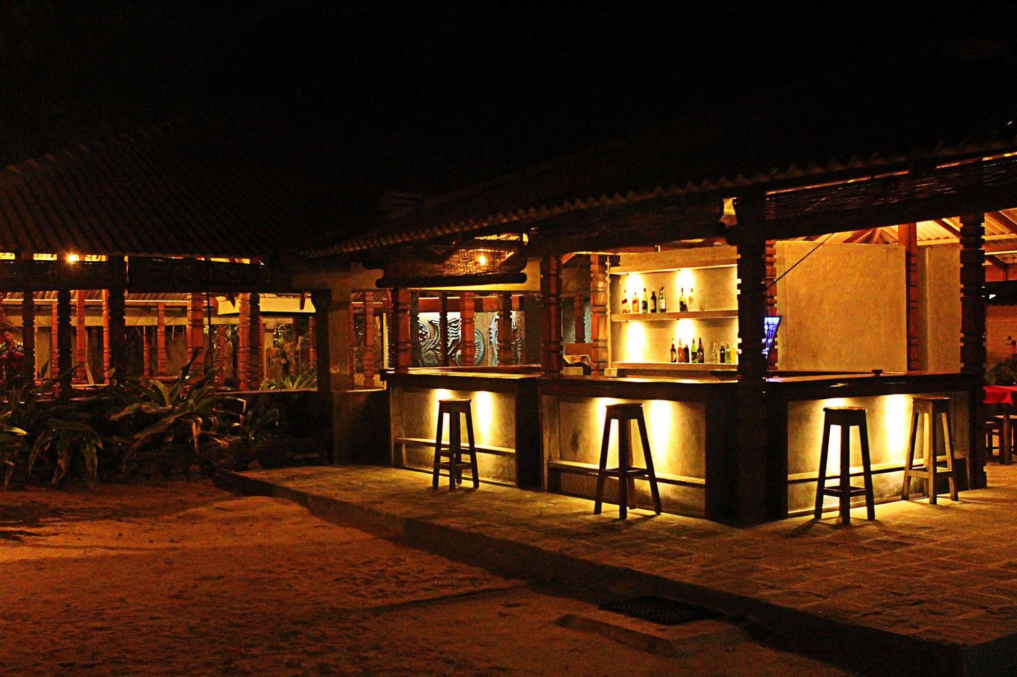 Yoho Rivi Ras Hotel Dehiwala-Mont Lavinia Extérieur photo
